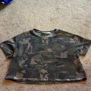 Cropped camo and gold tee